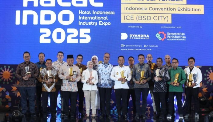 Kota Malang Raih Penghargaan Indonesia Halal Award Terbaik I Tingkat Nasional dari Kementerian Perindustrian RI