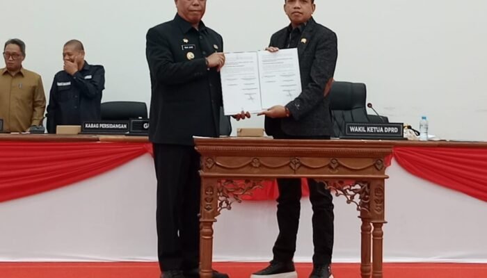 Perda Penyelenggaraan Perpustakaan Disahkan : Penguatan Regulasi Gerakan Sulbar Mandarras