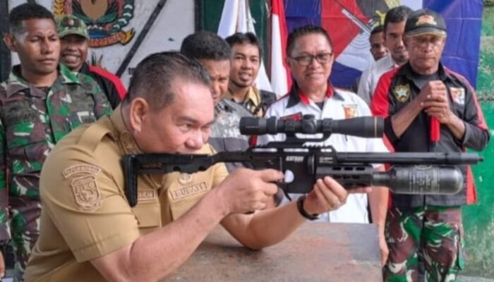 Bupati Fakfak Apresiasi Lomba Menembak Sambut HUT Ke -80 TNI di Fakfak