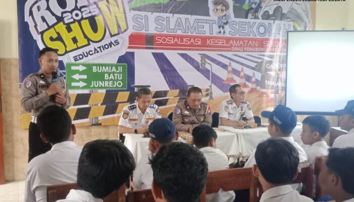Keselamatan Berlalu Lintas, Dishub Kota Batu Bekali Siswa Sosialisasi SMP Diponegoro Program Si Selamet