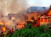 Jago Merah ‘Ngamuk’ 10 Rumah di Kelurahan 3 – 4 Ulu Hangus Terbakar