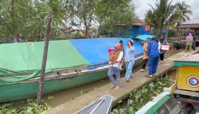 Ambulance Apung Polairud Polda Sumsel Bantu Bocah 2 Tahun ke RS Bunda Palembang