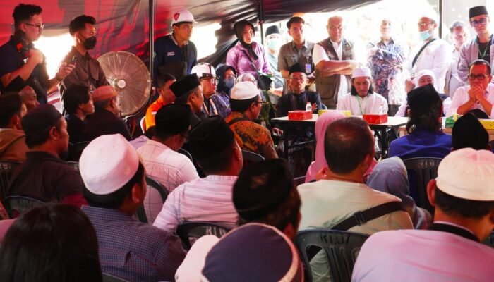 Wali Santri Sepakat Gunakan Alat Berat untuk Evakuasi Korban Reruntuhan Mushola Ponpes Al-Khoziny