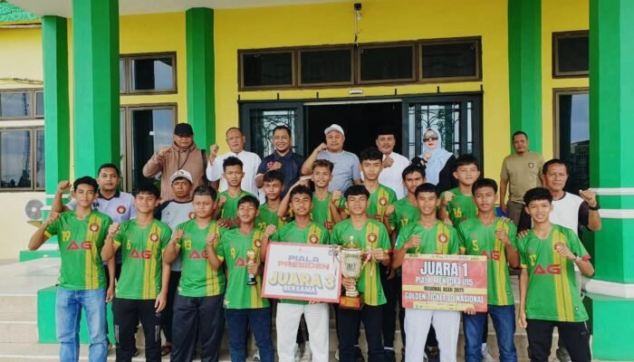 Usai Berlaga di Piala Presiden U-15 Seri Nasional 2025, Plt Sekda Aceh Tamiang Sambut Kedatangan Kontingen Kesebelasan Tamiang United
