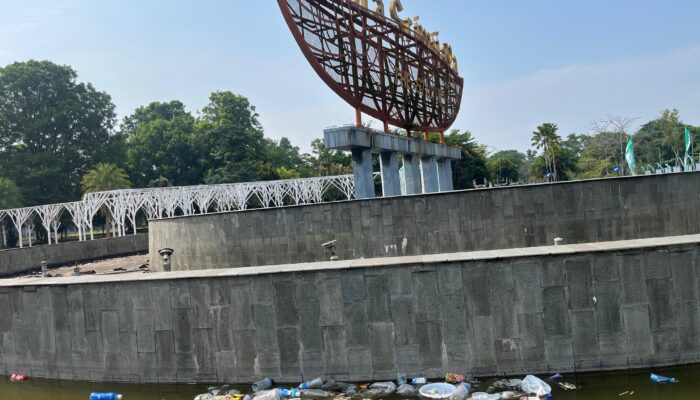 Pelataran Jakabaring Dipenuhi Sampah Usai Malam Acara PORNAS KORPRI