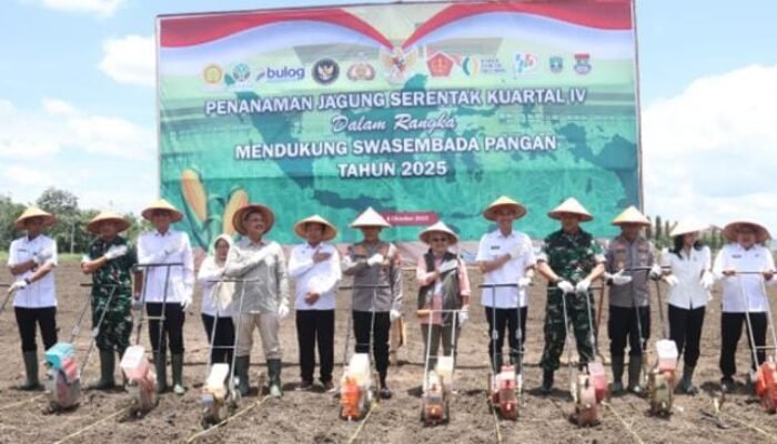 Polda Sumsel Menanam Harapan di Bumi Bende Seguguk