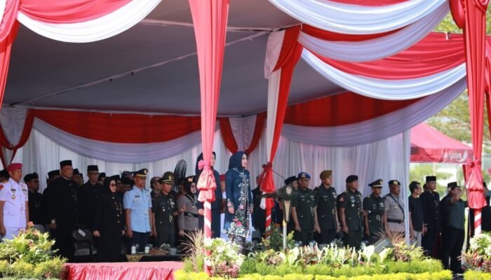 Wabup Mimik Idayana Jadi Inspektur Upacara Peringatan HUT ke-80 Provinsi Jatim