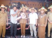Wabup Mimik Idayana Serahkan Bantuan Combine Harvester di Sukodono