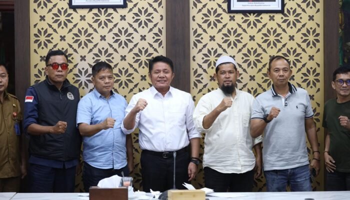 Gubernur Herman Deru Siap Jadi Penengah Suporter dan Manajemen Demi Selamatkan SFC dari Degradasi