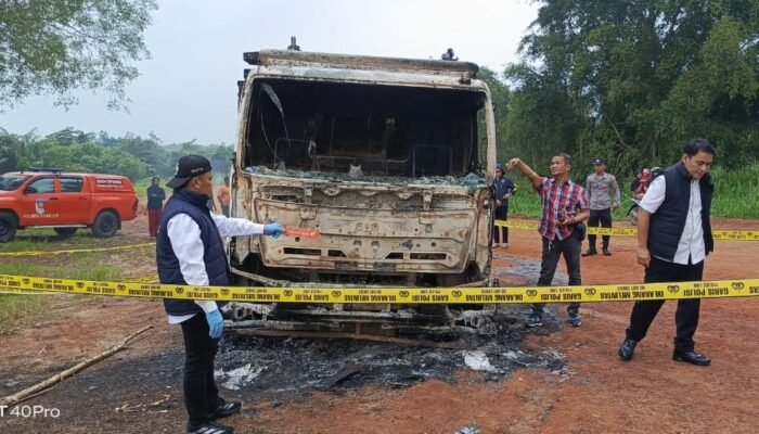 Polisi Dalami Dugaan Pembunuhan di Balik Kasus Mobil Tronton Terbakar