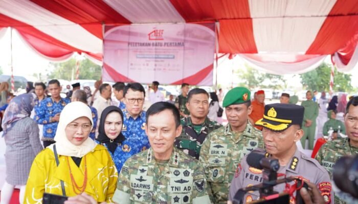 Pangdam II/Sriwijaya Letakkan Batu Pertama Pembangunan Koperasi Desa/Kelurahan Merah Putih