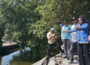 Wabup Sidoarjo Sidak Jembatan Putus di Tambak Cemandi, Pembangunan Segera Dilakukan