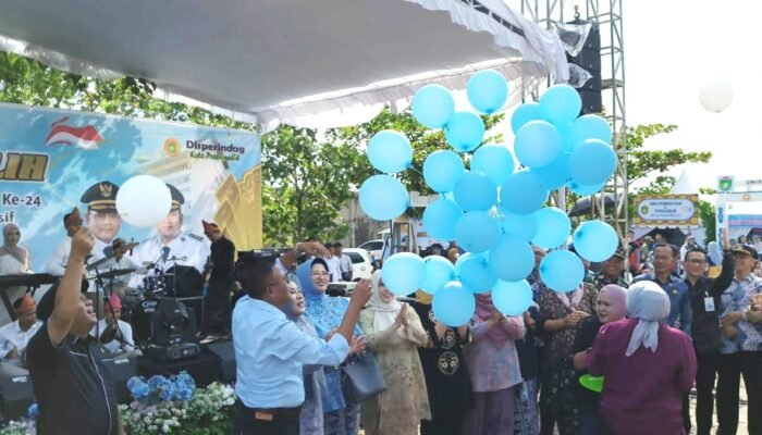 Pameran HUT Kota Prabumulih Resmi Dibuka, Wako dan Ketua TP PKK bersama Unsur Forkopimda Lepas Balon ke Udara