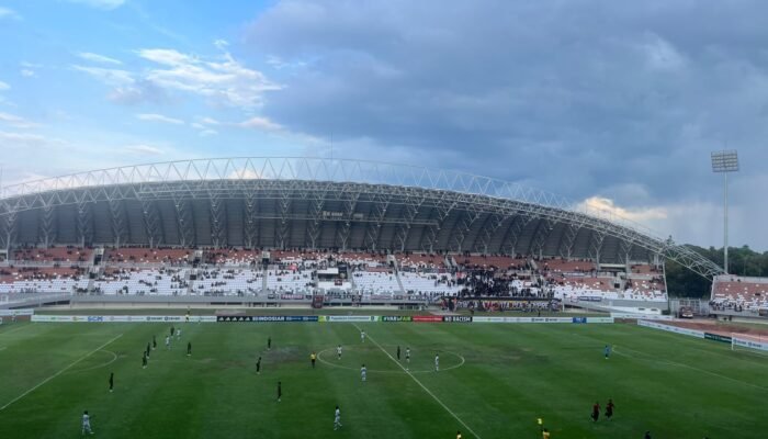 Sriwijaya FC Kian Terpuruk, Dua Kartu Merah dan Kontroversi Wasit Warnai Kekalahan dari Persekat