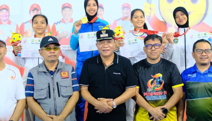 Bupati Muba HM Toha Kobarkan Semangat Atlet, Saksikan Langsung Laga Tinju dan Karate Porprov XV