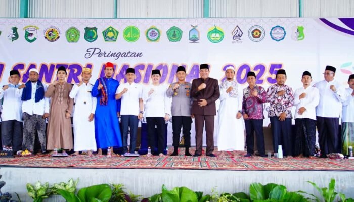 Bupati Toha Hadiri Peringatan Hari Santri Nasional 2025 di Babat Toman