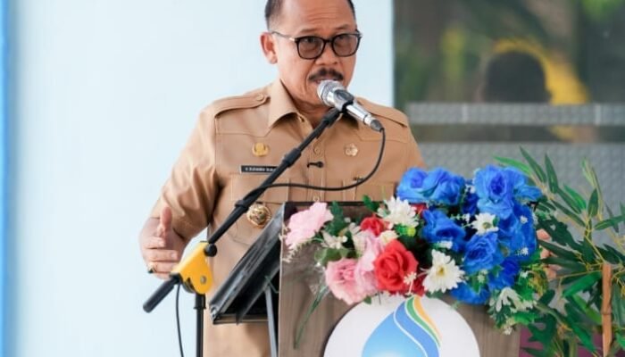 Gubernur SDK Tekankan Fungsi Sosial PDAM Saat Resmikan Kantor Baru di Polman