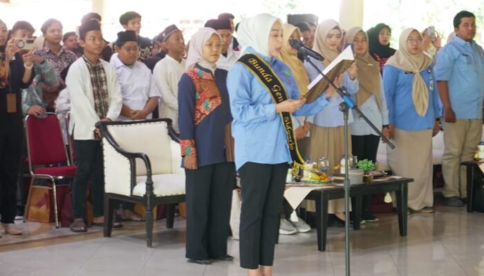 dr. Hj. Sriatun Subandi Resmi Kukuhkan Forum Generasi Berencana Wujudkan Generasi Muda Bebas Pernikahan Dini