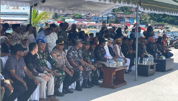 Dandim 1803/Fakfak Apresiasi Festival Pesona Kota Pala Fakfak Tahun 2025