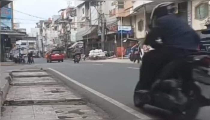 Terekam Live TikTok, Detik-Detik Aksi Jambret Kalung Emas