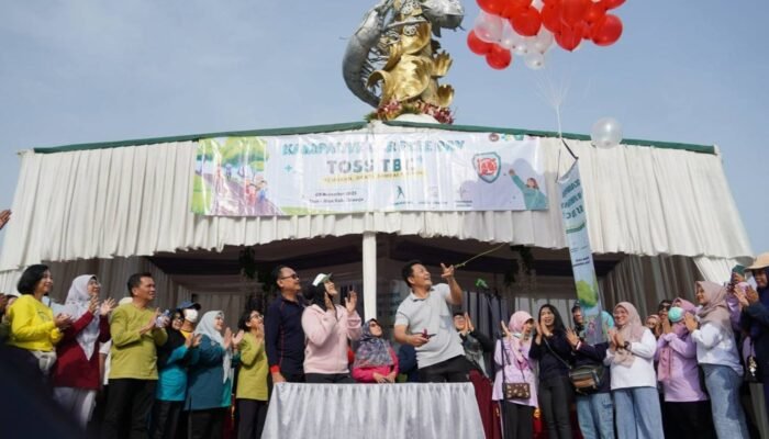 Bupati Subandi Pimpin Kampanye Gelorakan Sidoarjo Bebas TBC 2030 di Alun-alun Sidoarjo