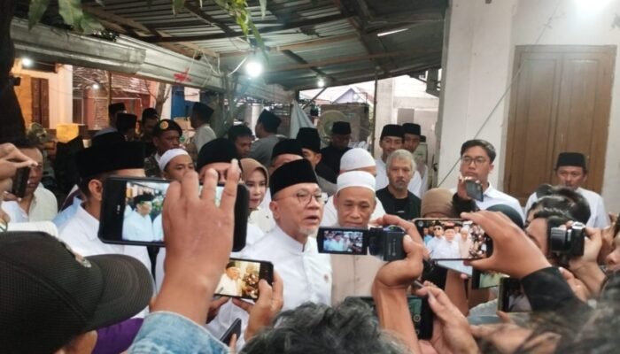 Zulkifli Hasan Sambangi Ponpes Al Khoziny Buduran Sidoarjo