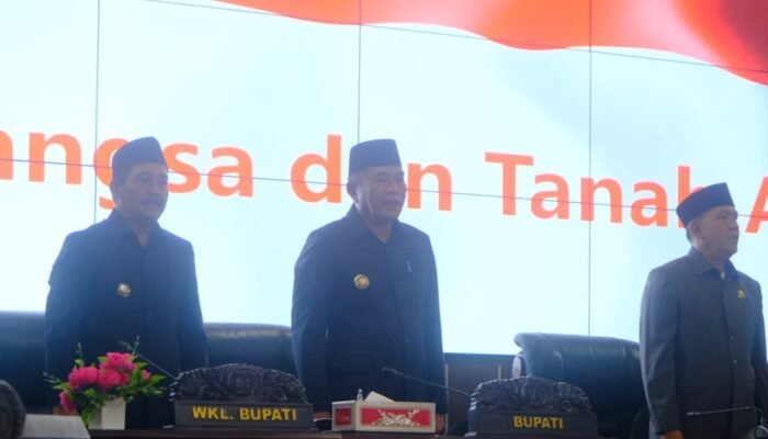 Bupati dan Wakil Bupati Muba Hadiri Rapat Paripurna, Dengarkan Pemandangan Umum Fraksi DPRD Muba