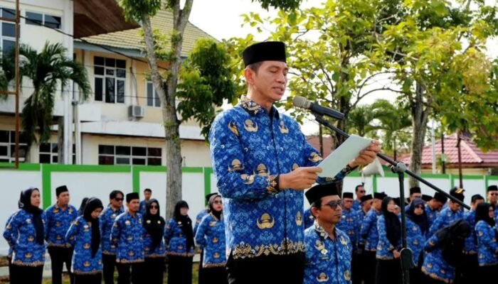 Bupati Fadhil Arief Pimpin Apel Gabungan Peringatan HKN ke-61 dan Hari Ikan Nasional 2025