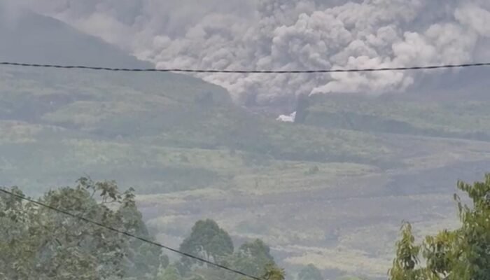 Gunung Semeru Erupsi, Status Naik Level IV (Awas)