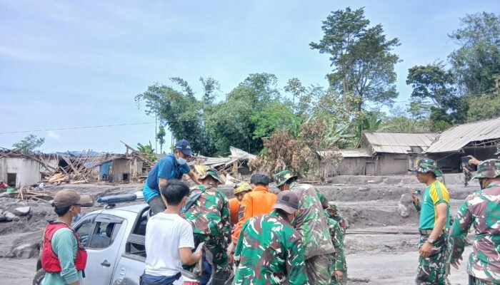 Atasi Dampak Erupsi Semeru, Divif 2 Kostrad Tambah Pasukan Tanggap Darurat Bencana