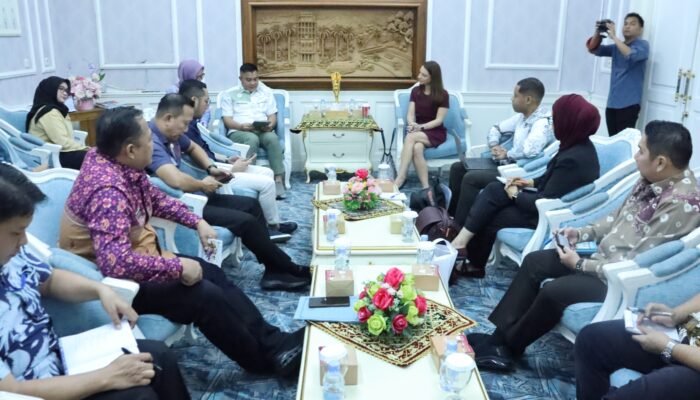 Pemkot Palembang Jajaki Kerja Sama Investasi dan Pendidikan dengan Konsulat AS untuk Sumatera