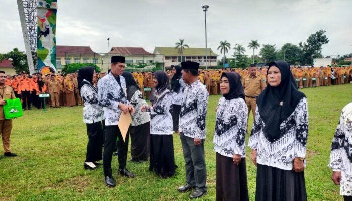 Bupati Fadhil Tegaskan Disiplin dan Ajak Guru Bekerja Lebih Cerdas di HGN ke-80
