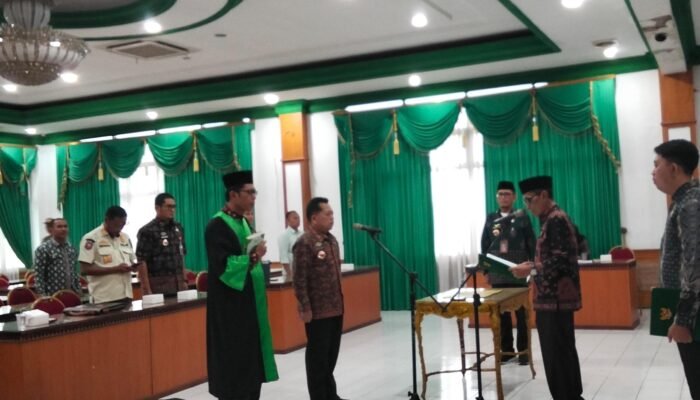 Wakili Bupati Batang Hari, Bakhtiar Resmi Melantik dan Mengambil Sumpah Jabatan Sekda