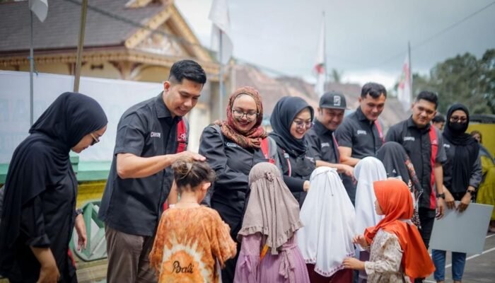 Dampak Erupsi Semeru, J99 People Humanity Squad Salurkan Bantuan Pada Masyarakat dan Sekolah