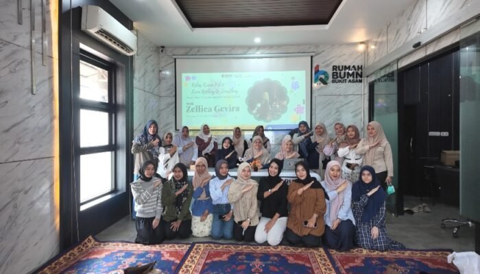 Kreativitas Jadi Modal Utama, PTBA Latih 30 Peserta Kembangkan Kerajinan Pipe Cleaner