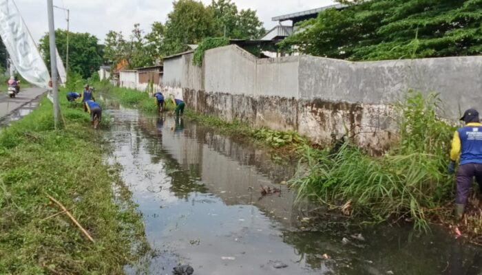 Maximalkan Rumah Pompa 24 Jam, Sungai Bluru Kidul hingga Rangkah Kidul Dinormalisasi