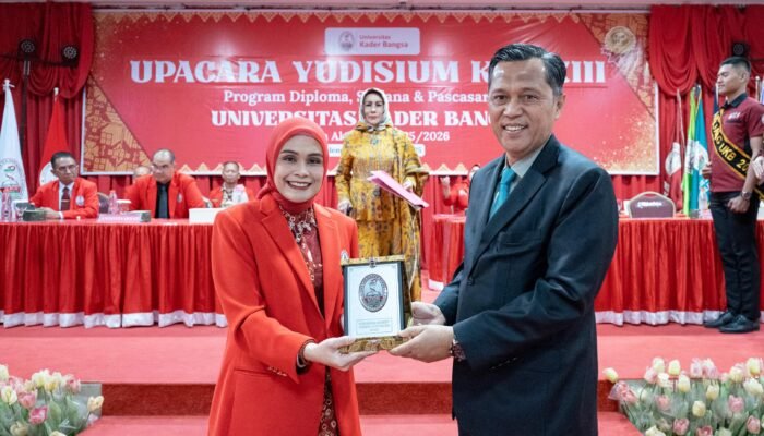 464 Mahasiswa UKB Palembang Ikuti Yudisium, Rektor : Jangan Pernah Merasa Gagal, Tetaplah Berusaha