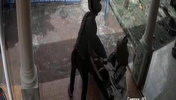 Motor Guru Les di Palembang Raib, Pelaku Terekam CCTV Saat Beraksi Siang Hari
