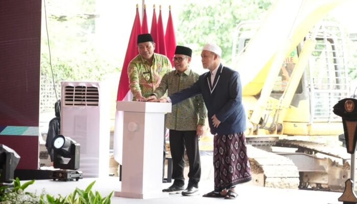 Bupati Subandi Dampingi Menko PM Muhaimin Iskandar Resmikan Groundbreaking Pembangunan Ulang Ponpes Al Khoziny Sidoarjo Senilai Rp125,3 Miliar