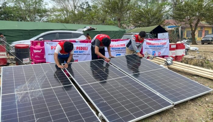 Pertamina Hadirkan Listrik Tenaga Surya, Terangi Tenda Pengungsi Aceh Tamiang