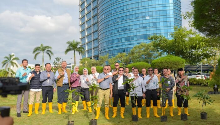 Bank Sumsel Babel Galakkan Program “1 Tree 1 Employee” Sebagai Komitmen Nyata Implementasi ESG