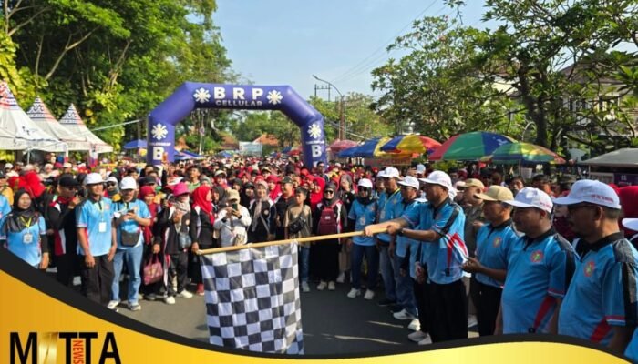 Belasan Ribu Guru Tumpah Ruah di Tulungagung, Bupati Gatut Sunu Tegaskan Guru Pondasi Kemajuan Daerah