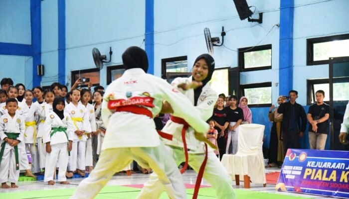 Ratusan Atlet Berlaga di Kejurkab Jujitsu Piala KONI Sidoarjo 2025