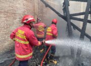 Gudang Rosok di Karangrejo Tulungagung Terbakar Pagi Hari, Kerugian Ditaksir Capai Rp100 Juta