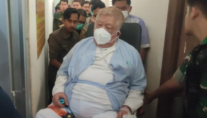 Terbaring dengan Oksigen, H. Alim Penuhi Panggilan Sidang Perdana Kasus Tanah Tol