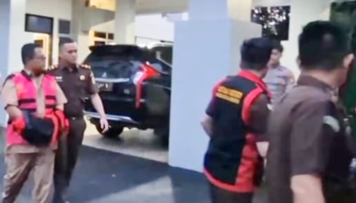 Kejari Pagar Alam Tahan Dua Tersangka Baru Kasus Korupsi Jalan Ratu Seriun