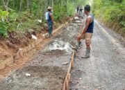 Tidak Ada Papan Informasi, Warga PALI Pertanyakan Pembangunan Jalan Penghubung di Kecamatan Penukal Cuma Pakai Cangkul