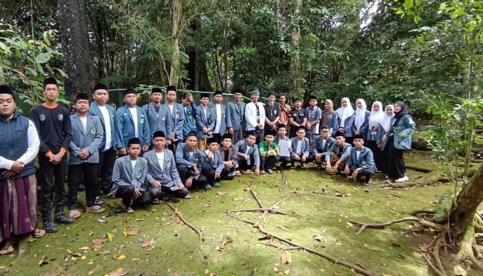 Pelajar Berbudaya Menggali Sejarah Prabu Dimuntur Kertabumi