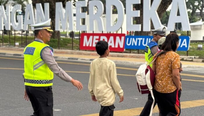 Dirlantas Polda Sumut Turun Langsung Atur Lalu Lintas Pagi di Titik Rawan Medan