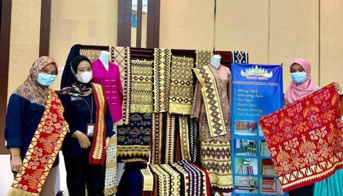 Pertamina Patra Niaga Regional Sumbagsel Hidupkan Kembali Kain Tapis Lampung Lewat UMKM Dela Tapis